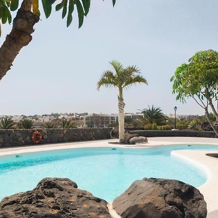 Apartamento Om Con Piscina Y Vistas Al Mar Apartman Costa Teguise Kültér fotó