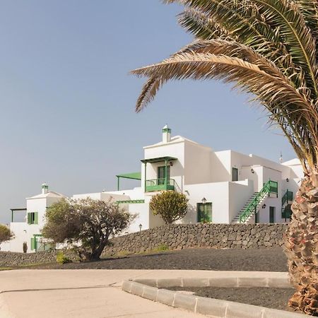 Apartamento Om Con Piscina Y Vistas Al Mar Apartman Costa Teguise Kültér fotó