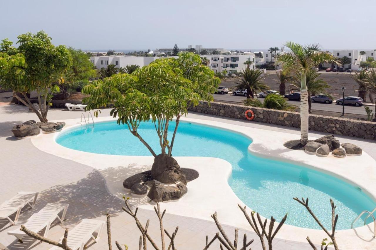 Apartamento Om Con Piscina Y Vistas Al Mar Apartman Costa Teguise Kültér fotó