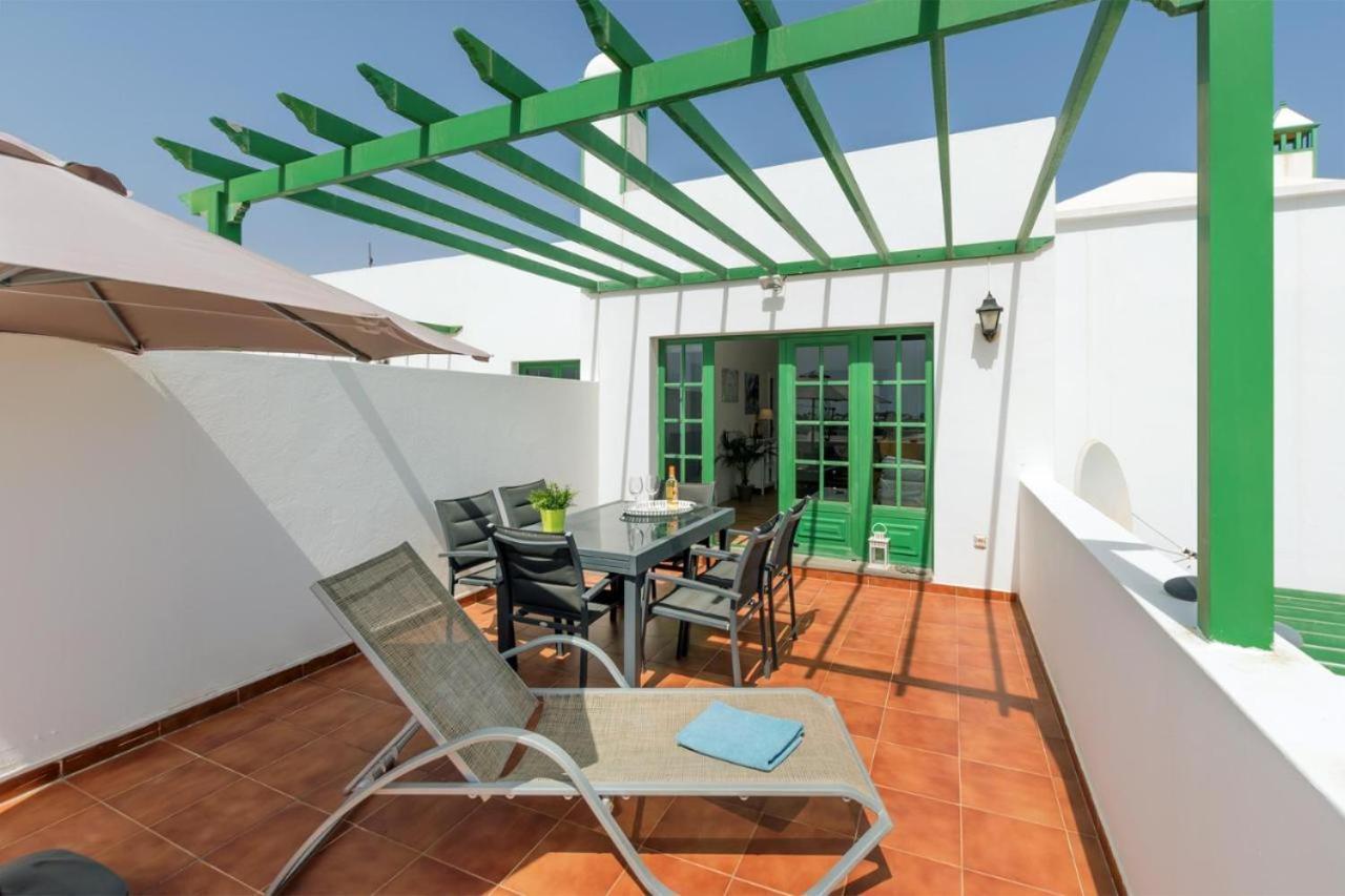 Apartamento Om Con Piscina Y Vistas Al Mar Apartman Costa Teguise Kültér fotó